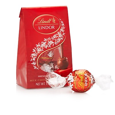 Lindt LINDOR Truffles 1.3 oz. Milk Chocolate LMMBAG10