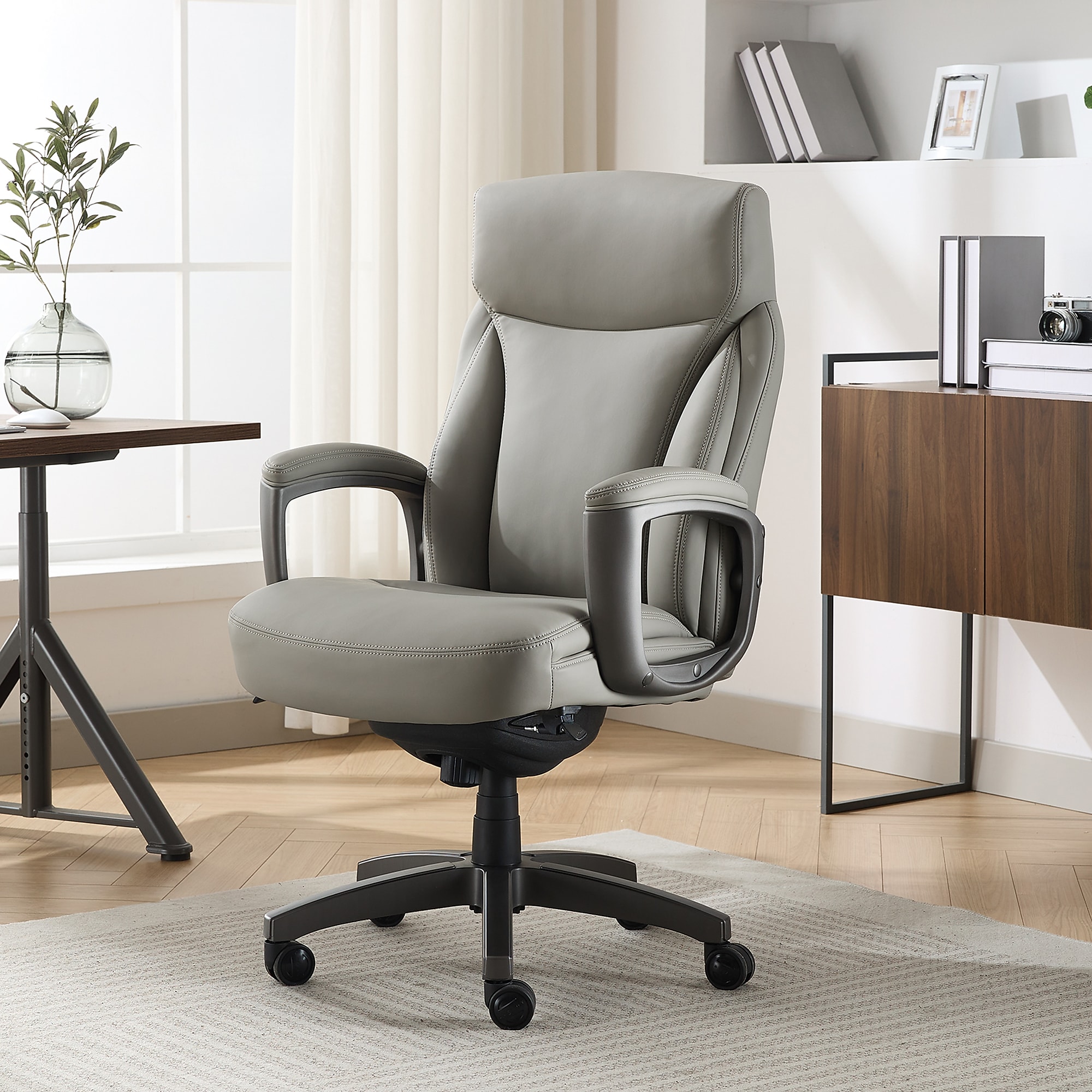 La-Z-Boy Arcadian Ergonomic Bonded Leather Swivel Executive Chair, Beige (60008-BGE) Sansujyuku sansujyuku.com