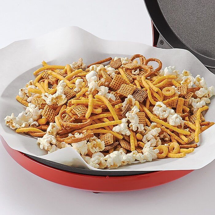 Betty Crocker Pizza Maker Plus Pan (BC-2958CR) | Staples