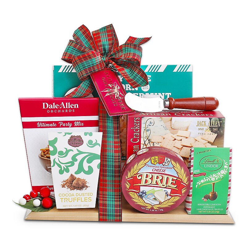 Alder Creek Gift Baskets Holiday Cutting Board Gift (FG06548) image 1