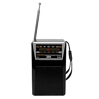 GPX® R055B Portable AM/FM Radio | Staples