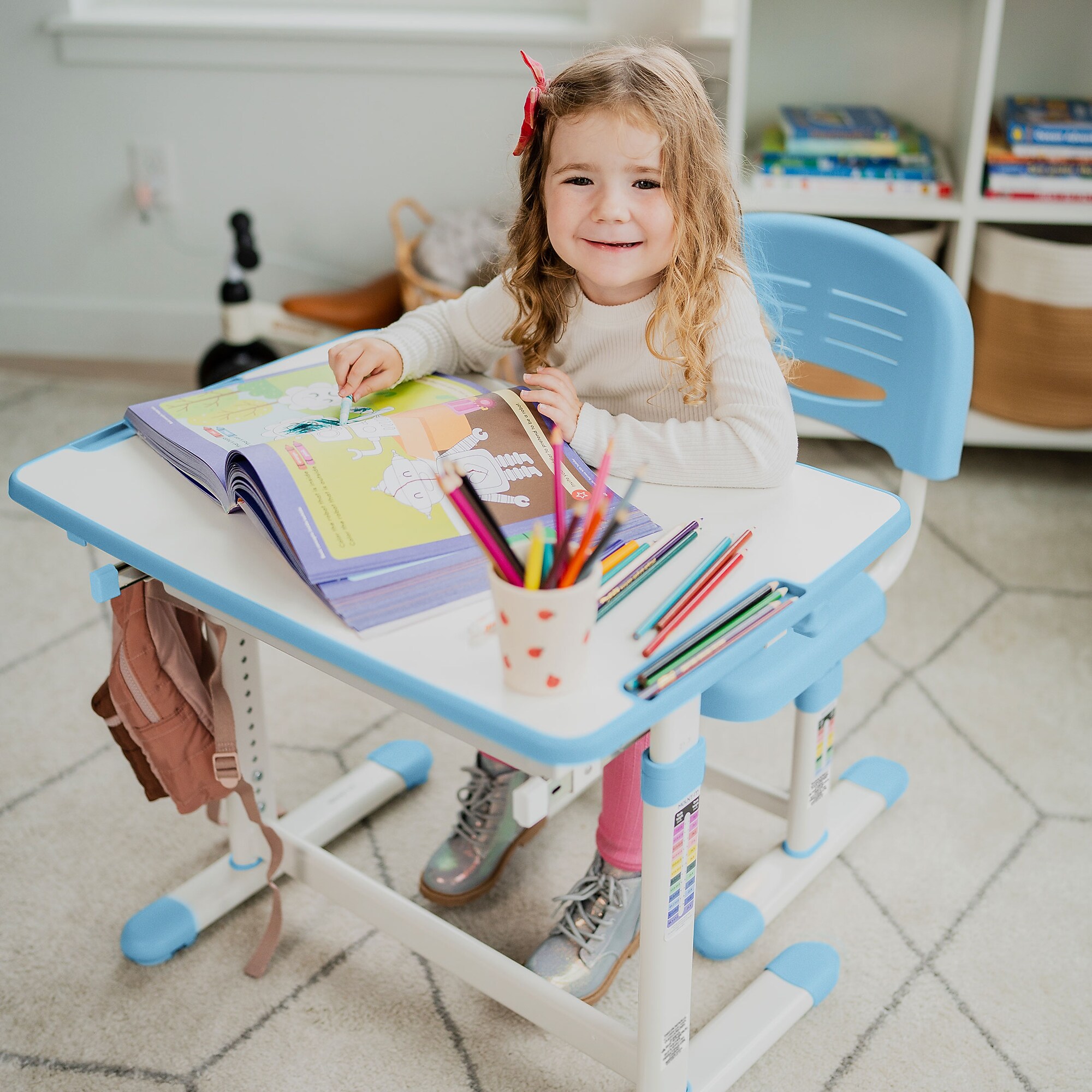Mount-It! 26″W Kid’s Desk with Chair, Blue (MI-10202) Sansujyuku sansujyuku.com