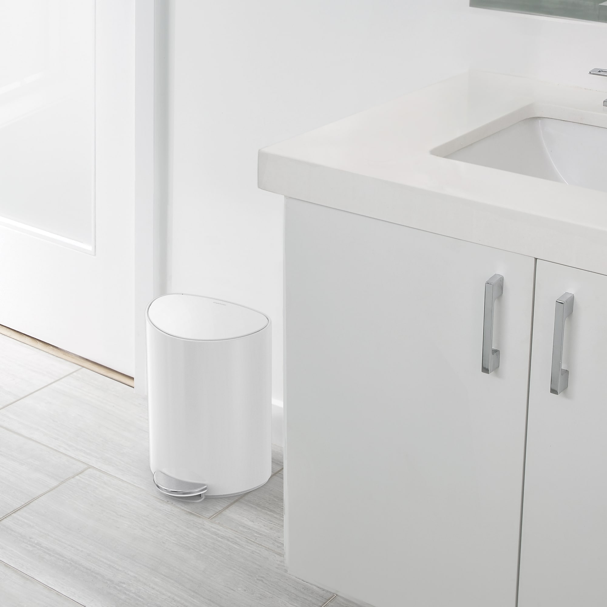 simplehuman Semi-Round Mini Steel Step Trash Can, 1.6 Gallon, White (CW2108) Sansujyuku sansujyuku.com