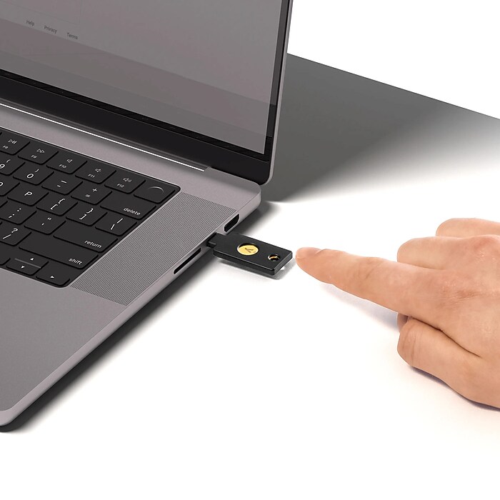Yubico Security Key C NFC Security Key, USB‑C + NFC, Black (100957
