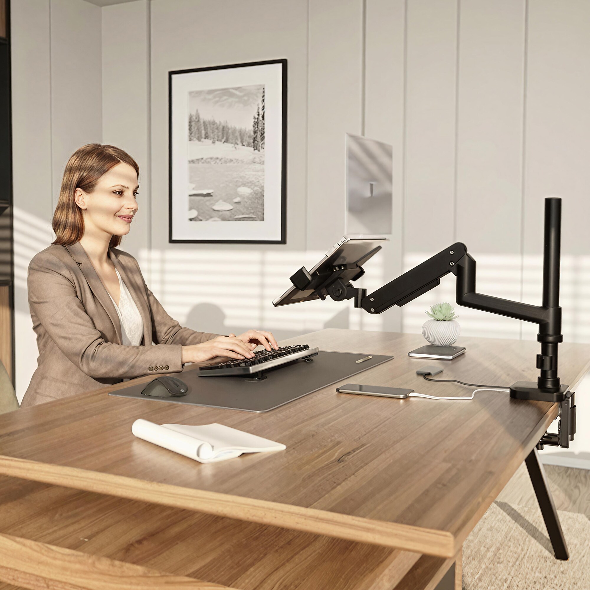 Mount-It! ProFlex Series Laptop Desk Mount with Pole and Gas Spring Arm for 11.6″- 17.3″ Laptops, Black (MI-12006) Sansujyuku sansujyuku.com