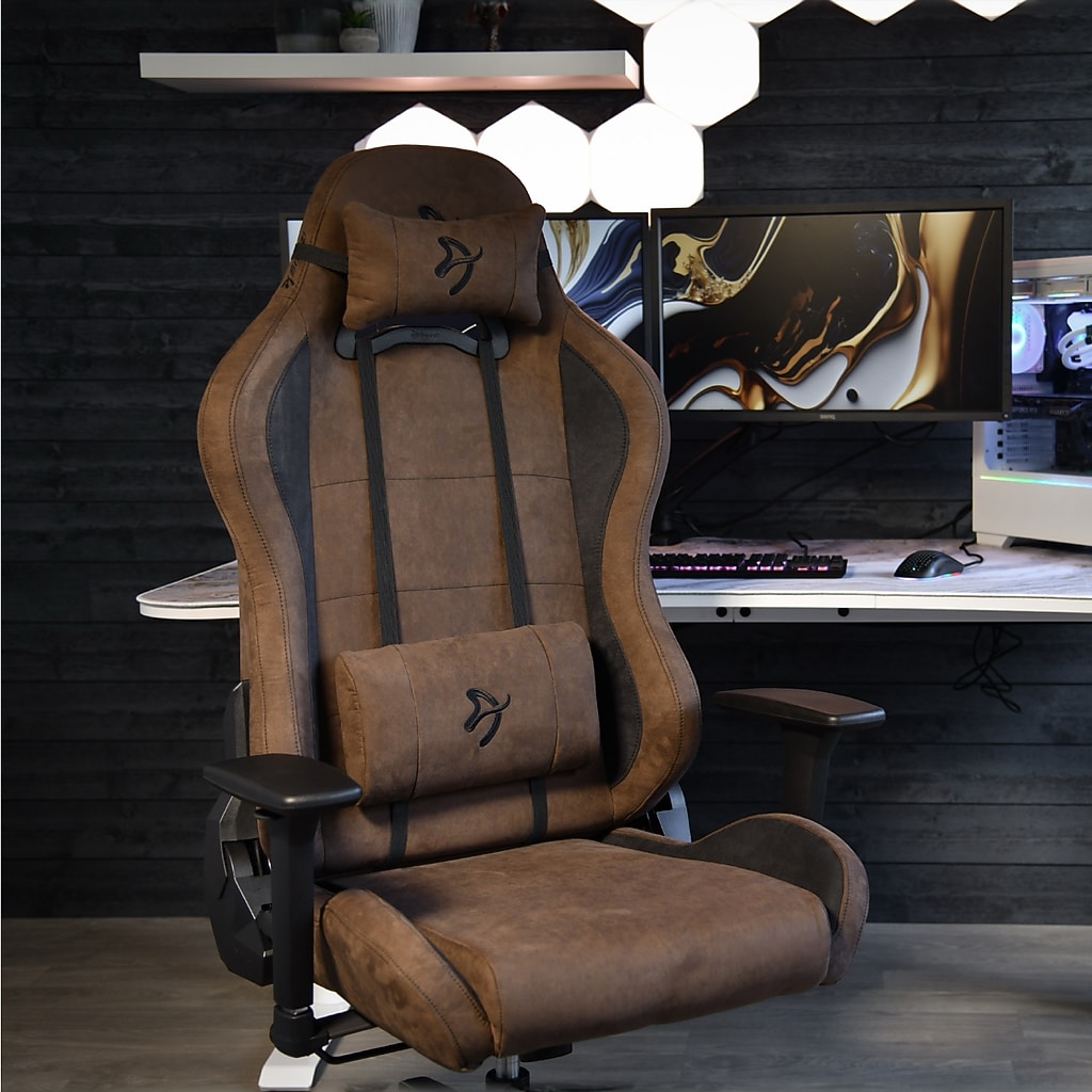 Arozzi Torretta racing gaming chair in brown in a gaming room