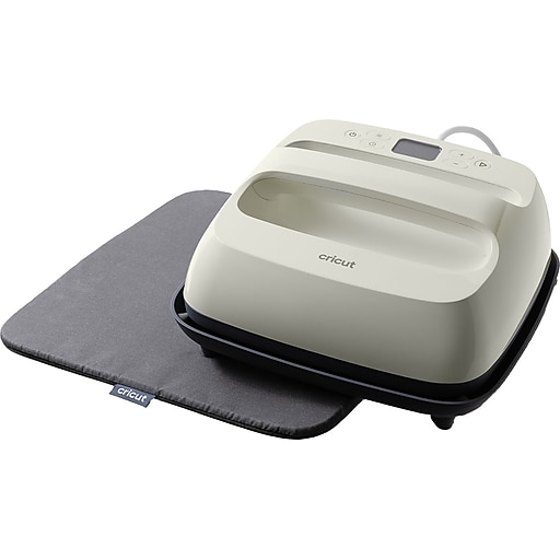 Cricut Die Cutting Handheld Heat Press with EasyPress Mat Bundle
