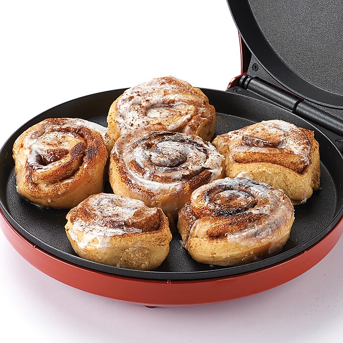 Betty Crocker Pizza Maker Plus Pan (BC-2958CR) | Staples